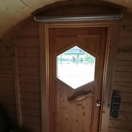 Gemuetliches Schlaffass Am Schwimmteich Mit Heizung Burg (Dithmarschen)